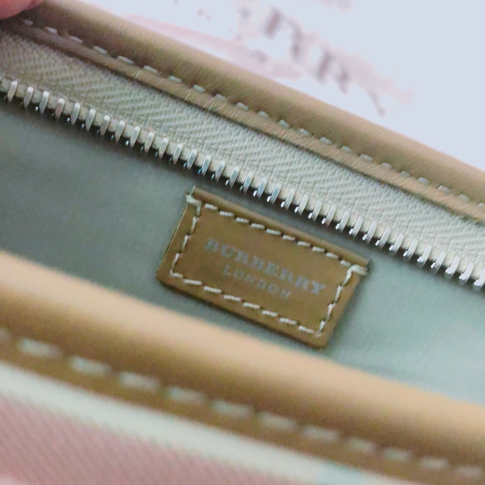 Authentic pink plaid burberry london bag - Picture 3 of 3